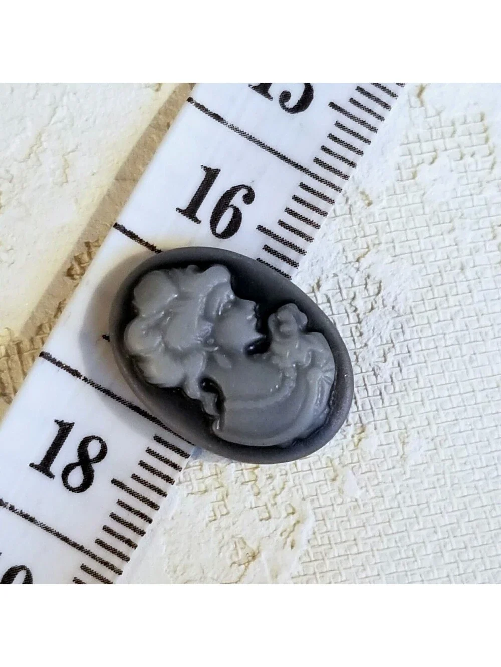 Victorian Raised Cameo Resin Cabochons Mixed Color 18x13mm Oval 10 pcs